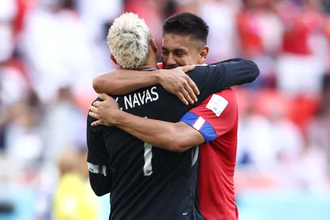 Óscar Duarte no se irá de Saprissa por poco dinero.