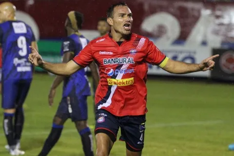 Kenner Gutiérrez se va de Xelajú