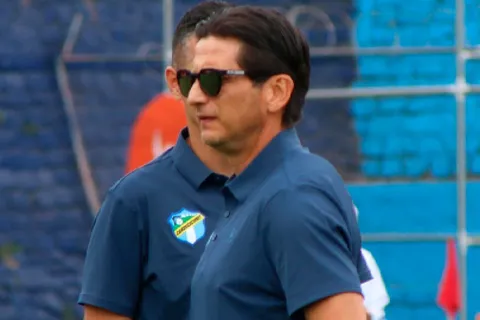 Ronald González sorprende con su decisión tras conocerse al nuevo presidente de Comunicaciones
