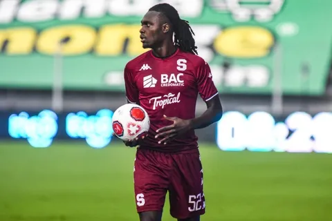 ¡La Liga lo hace de nuevo! El jugador más regular de Saprissa se vestirá de rojinegro