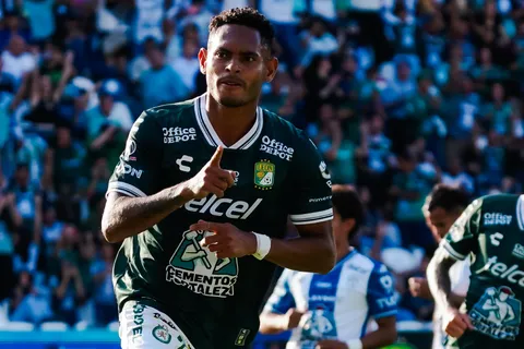 Lo celebra Thomas Christiansen: Ismael Díaz salva a León y comienza a consolidarse en México