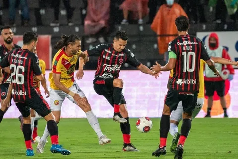 Alajuelense extendió su paternidad sobre Herediano
