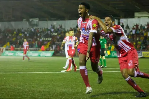 ¡Directo al Premio Puskás! El golazo del panameño Óscar Linton en Costa Rica [VIDEO]