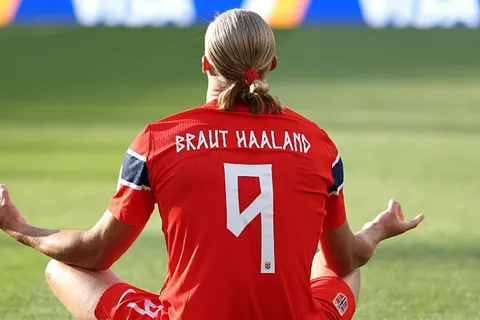 ¿Por qué la camiseta de Erling Haaland dice “Braut Haaland” en Noruega vs. Brasil por el Mundial 2026?