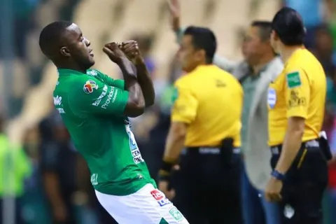 Joel Campbell celebra el Día del Futbolista como más le gusta