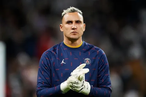 Keylor Navas rechazó oferta desde Europa y su futuro en PSG se complica