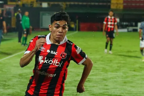 El valor actual de Leo Menjívar tras su poca acción con Alajuelense según Transfermarkt