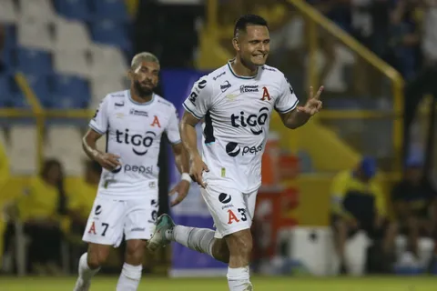 Alianza vence sin problemas a Municipal Limeño y es campeón en El Salvador