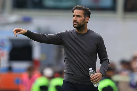 «Estaría loco»: Lineker advierte a Fàbregas sobre aceptar el puesto del Manchester United