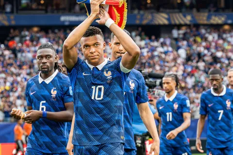 Kylian Mbappé afirma que cree poder ganar el Balón de Oro en 2026