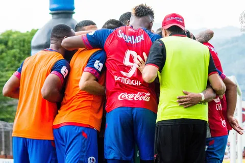 Olimpia: futbolista le pide a Pedro Troglio ser cedido