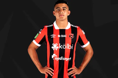 ¿Qué sucederá con Daniel Chacón? Alajuelense lo aclara