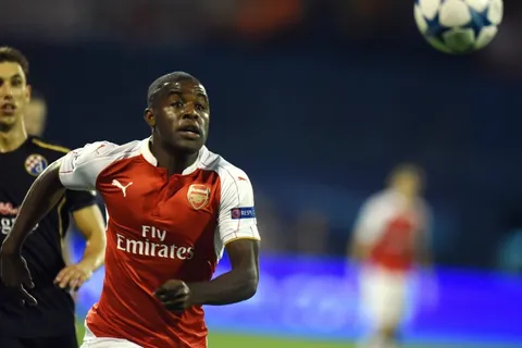 Campbell no va a la gira y Arsenal lo espera para definir su salida