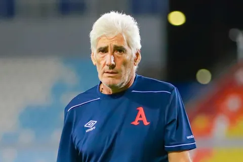 Alianza acelera por un fichaje extranjero para el 2026.