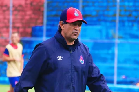 Cardozo mostró su enojo por perder el Clásico de Guatemala