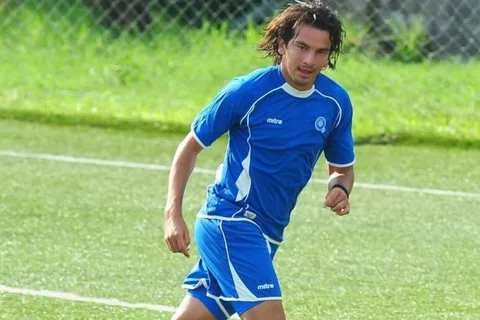 Futbolista salvadoreño confiesa que incursionará en la política nacional