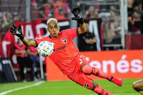 Keylor Navas en Newell’s vs. Defensa y Justicia: a qué hora y dónde ver HOY el partido en Costa Rica.
