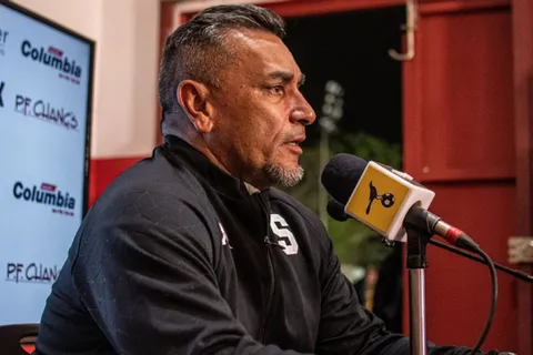 Saprissa estalla: la movida de José Giacone que incendia a Tibás en pleno clásico con Alajuelense
