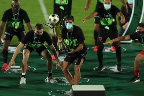 Alajuelense arrasa en los premios de la Unafut