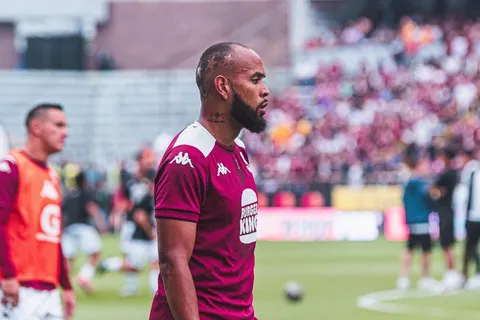 ¿Pablo Arboine deja Saprissa? Defensor morado es pretendido por clubes de MLS
