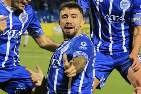 Agustín Auzmendi pone feliz a Motagua: el golazo que hizo a gigante de Brasil y la dedicatoria especial