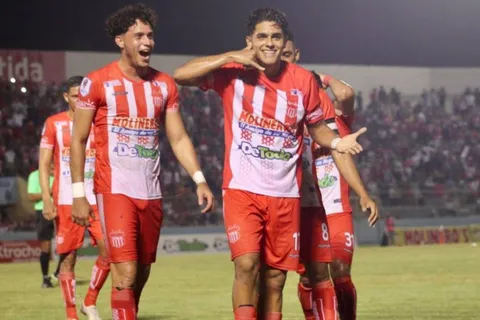 Luis Palma hizo un emotivo video a los jugadores de Vida previo a jugarse la permanencia (Video)