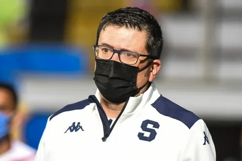Iñaki Alonso no ocultó su molestia por el nuevo tropiezo de Saprissa