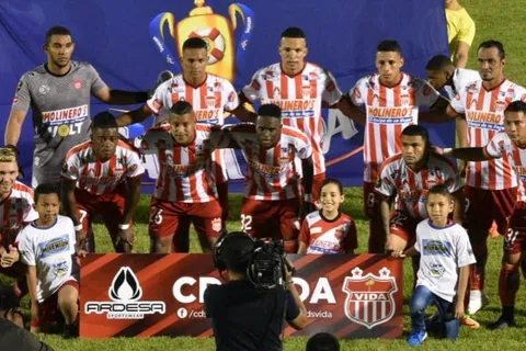 Fiesta en La Ceiba: Vida derrotó 3-1 a Motagua y es puntero de la Liga