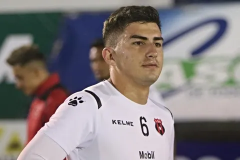 Fernán Faerron tras dejar Alajuelense ya tiene nuevo equipo