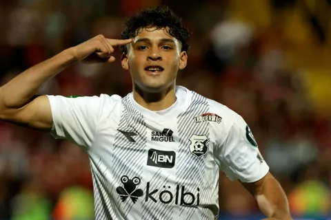 Andy Rojas en Herediano.