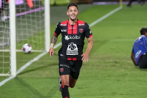 Alajuelense es el primer finalista tras eliminar a Cartaginés