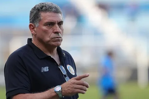 ¿Luis Fernando Suárez se va a dirigir la selección de Perú?