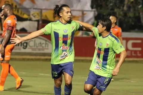 Gerson Mayén rompió el silencio y explicó por qué se va de Santa Tecla