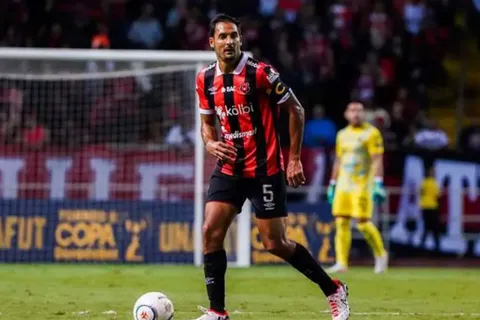 “Por favor denunciar”: Celso Borges advierte a Costa Rica con un pedido impensado