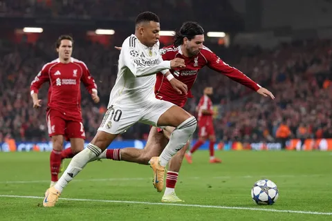 La regla de la UEFA que impediría un Liverpool-Real Madrid en Anfield en la Champions 2026-27