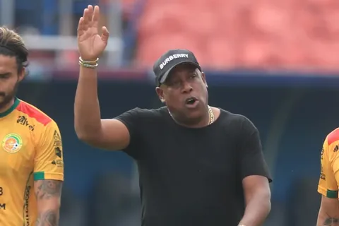 Hernán Medford es protagonista de un momento inusual en el futbol de Guatemala
