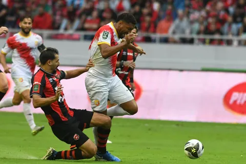 Dedicado a Celso Borges: Marcel Hernández manda un mensaje sobre la jugada en la que todos pidieron roja