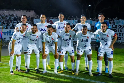Narciso Orellana renovó con Alianza: los dos referentes que aún no pusieron la firma.