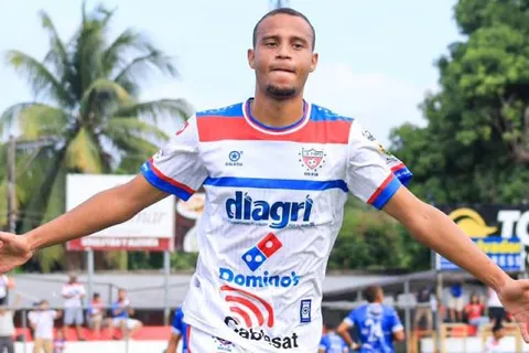 Ya tiene a su delantero: Real España firma a goleador brasileño que destacó en El Salvador