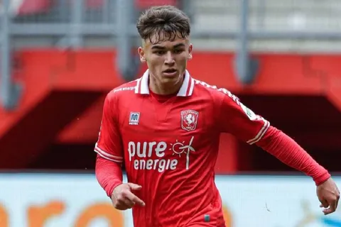 Saprissa recibe un gran beneficio económico tras la venta de Manfred Ugalde