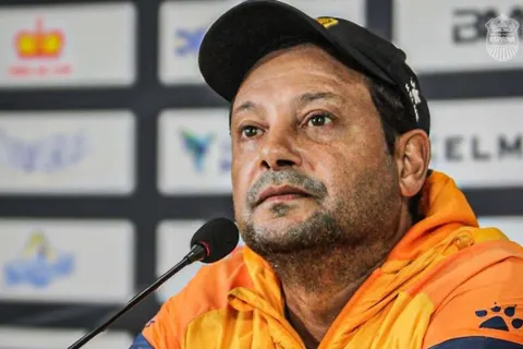 Jeaustin Campos sorprende a todos en Honduras con inesperada solicitud que no había hecho ni en Costa Rica