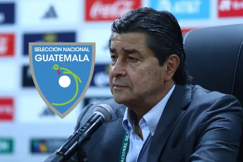 Luis Fernando Tena en conferencia de prensa.