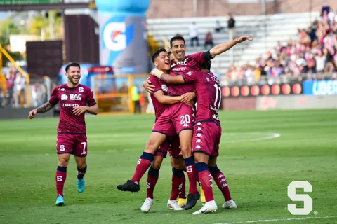Las noticias de Saprissa hoy: victoria ante San Carlos, firme liderato y ¿ambientazo en La Cueva?