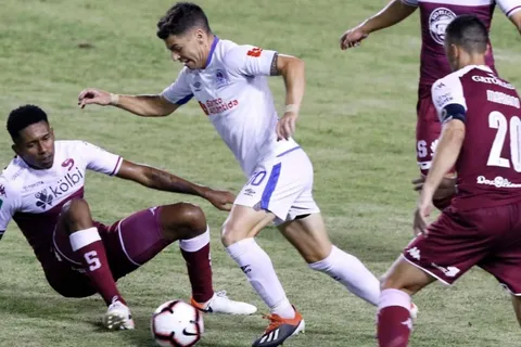 Catracho de club tico agranda polémica y dice que en Costa Rica sí menosprecian a Honduras