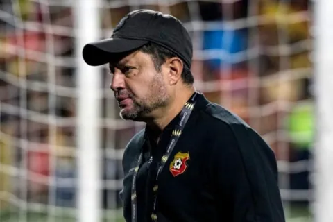 Dirigió a Costa Rica, fue mundialista y ahora reaparece con un recado para Jafet Soto: "Nunca me llamó..."