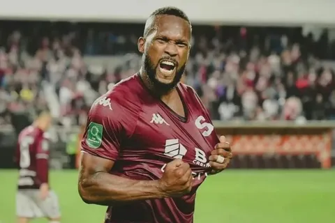 Presidente del Saprissa feliz por la llegada del VAR; Waston piensa que es una mala idea