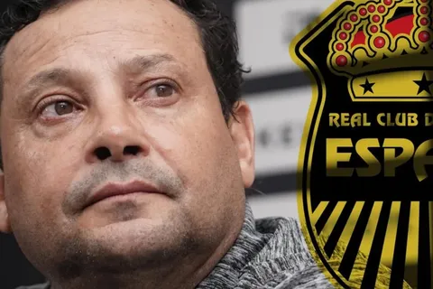 "Liberar la plaza": Jeaustin Campos toma impensada decisión en Real España y firma por este grande de Centroamérica