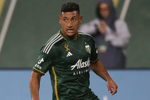 Bryan Acosta es otro legionario que realizar sus entrenamientos en un club de la Liga Nacional