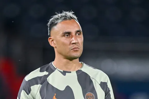 De Barcelona al tercer mundo: a Keylor Navas le marcan el camino a una liga impensada