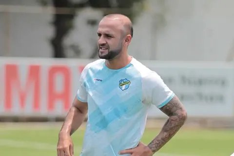 José Contreras reveló una intimidad de sus estruendosas declaraciones tras la salida de Willy Olivera en Comunicaciones